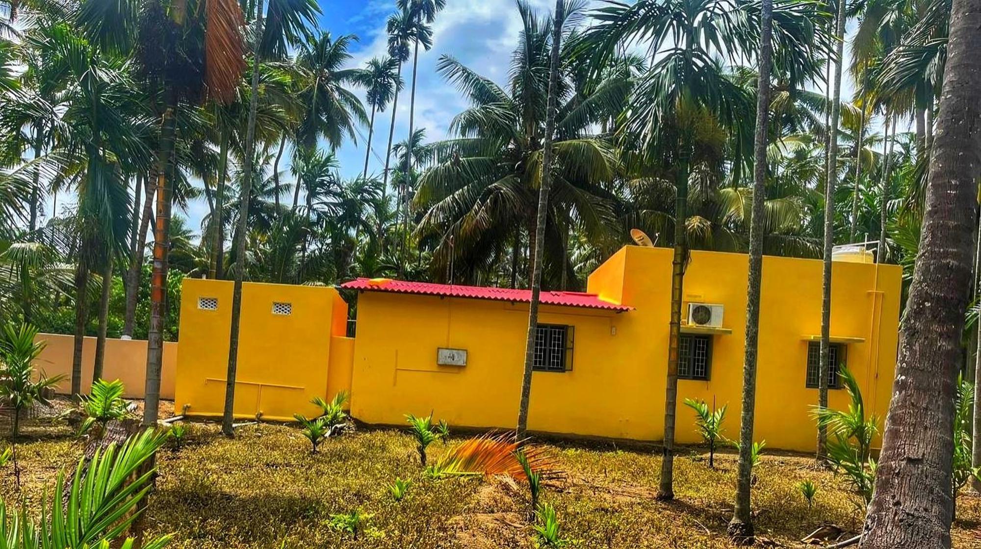 Shivalaya Farmstay Located Amdist Coconut Farm With River Access Near Isha,Adiyogi,Siruvani Alāndurai المظهر الخارجي الصورة
