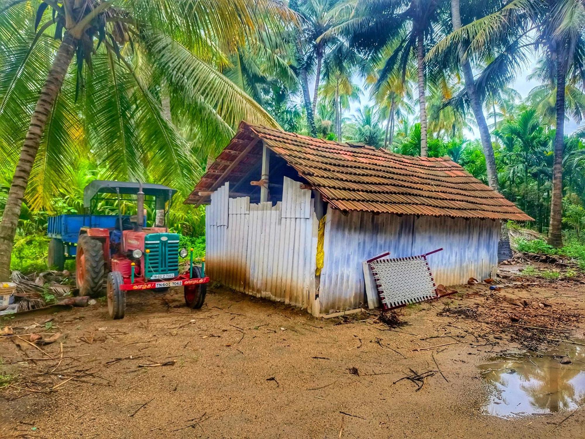 Shivalaya Farmstay Located Amdist Coconut Farm With River Access Near Isha,Adiyogi,Siruvani Alāndurai المظهر الخارجي الصورة